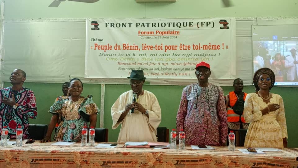 Front Patriotique: Forum Populaire Sous L’égide De Laurent Mètongnon