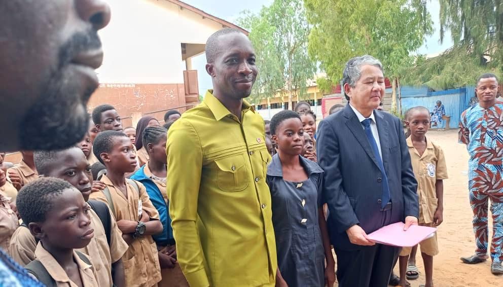 Bénin : Visite De Terrain De L'Ambassadeur Du Japon Au Ceg Sèmè-Okoun, à l'Injeps Et à L'échangeur De Vêdoko