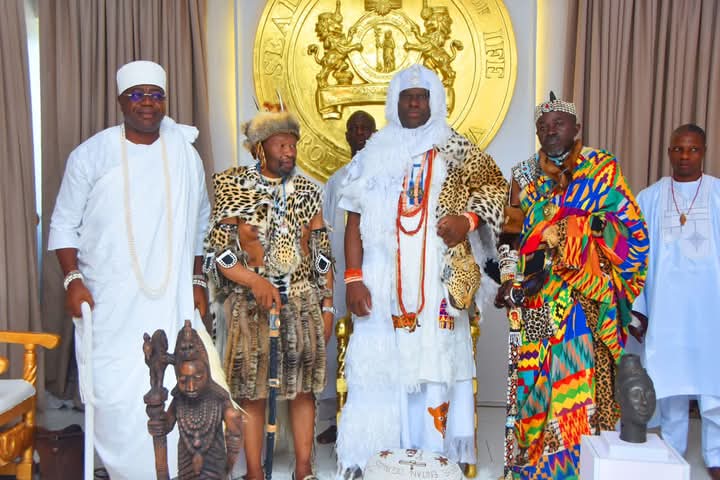 Nigeria / 10th Coronation Anniversary of His Majesty Ọọ̀ni Adeyeye of the Yoruba People: Message from Guide Bamba, King of Mali