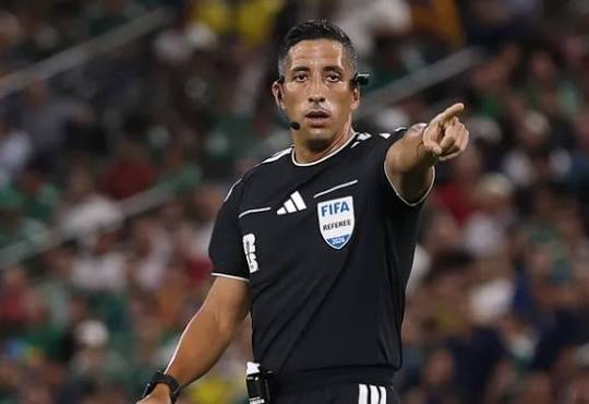 Mondial/ Arbitrage : Yael Falcon Pérez, De Maître-nageur à Arbitre Fifa